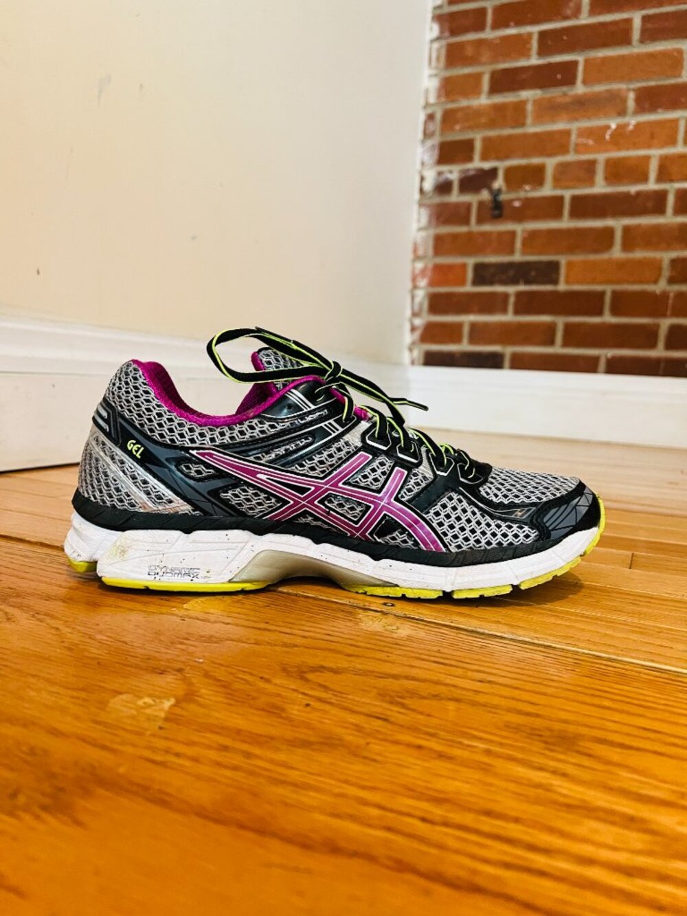 ASICS GT-2000 Running Walking Sneakers Shoes Silver Purple Womens Size 10.5 - Picture 2 of 16